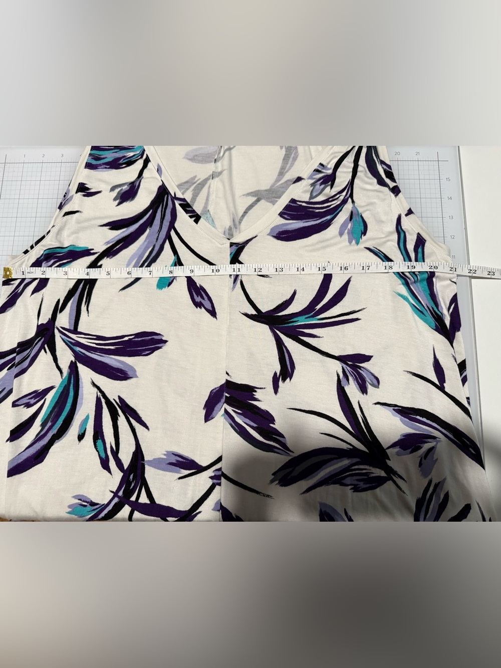 Lane Bryant V Neck White Black Purple Blue Floral Tank - Picture 4 of 4